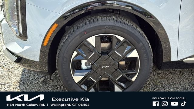 New 2026 Wolf Gray Kia SX Prestige image 8