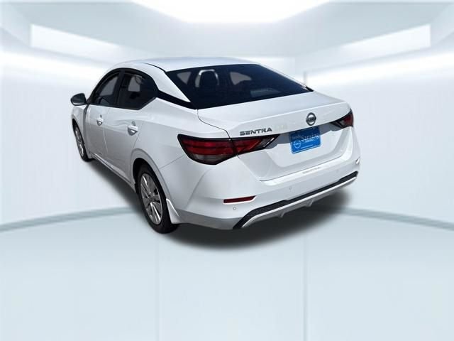 Used 2022 White Nissan S image 8
