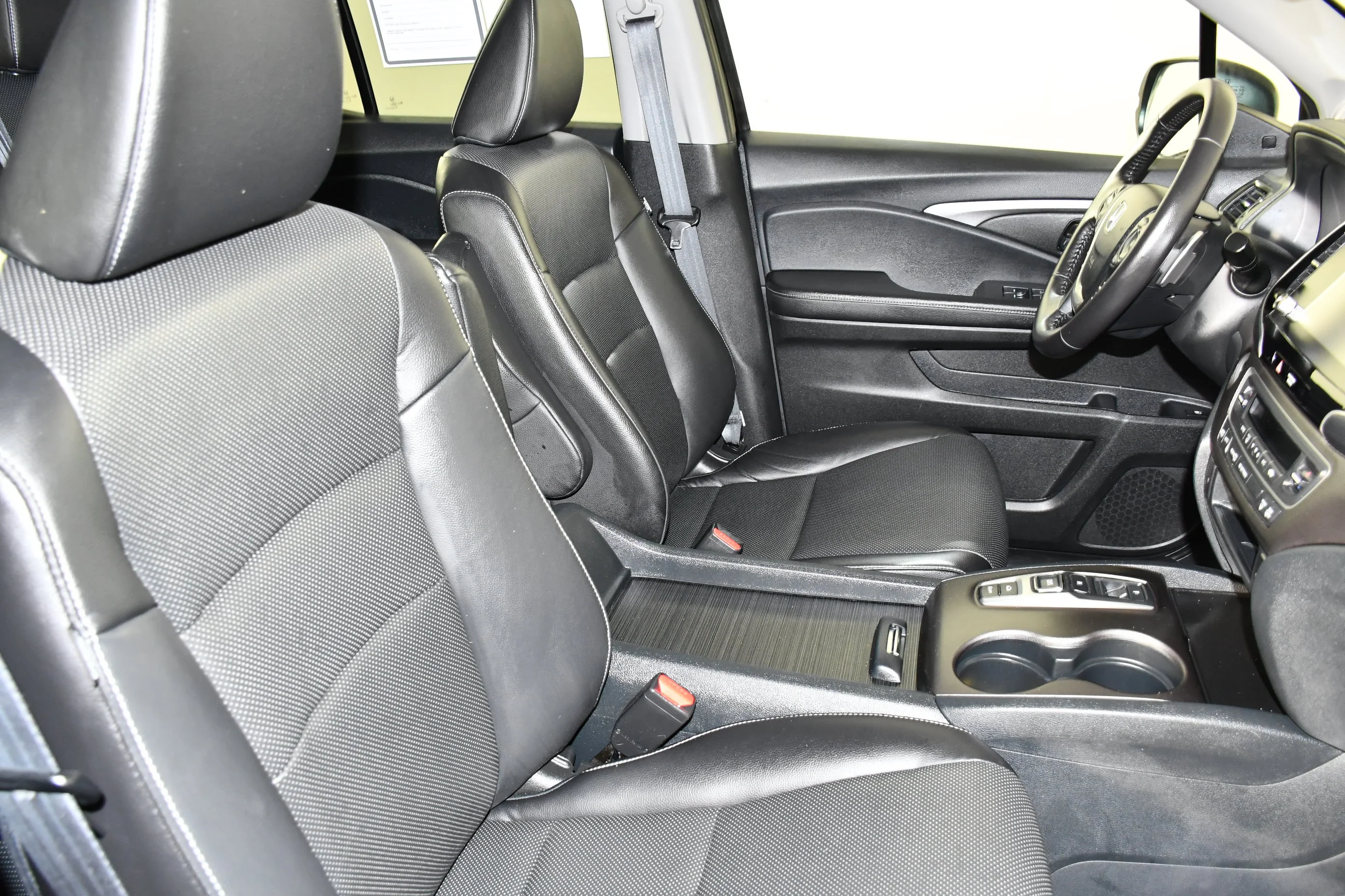 Certified Used 2023 Crystal Black Pearl Honda RTL image 44