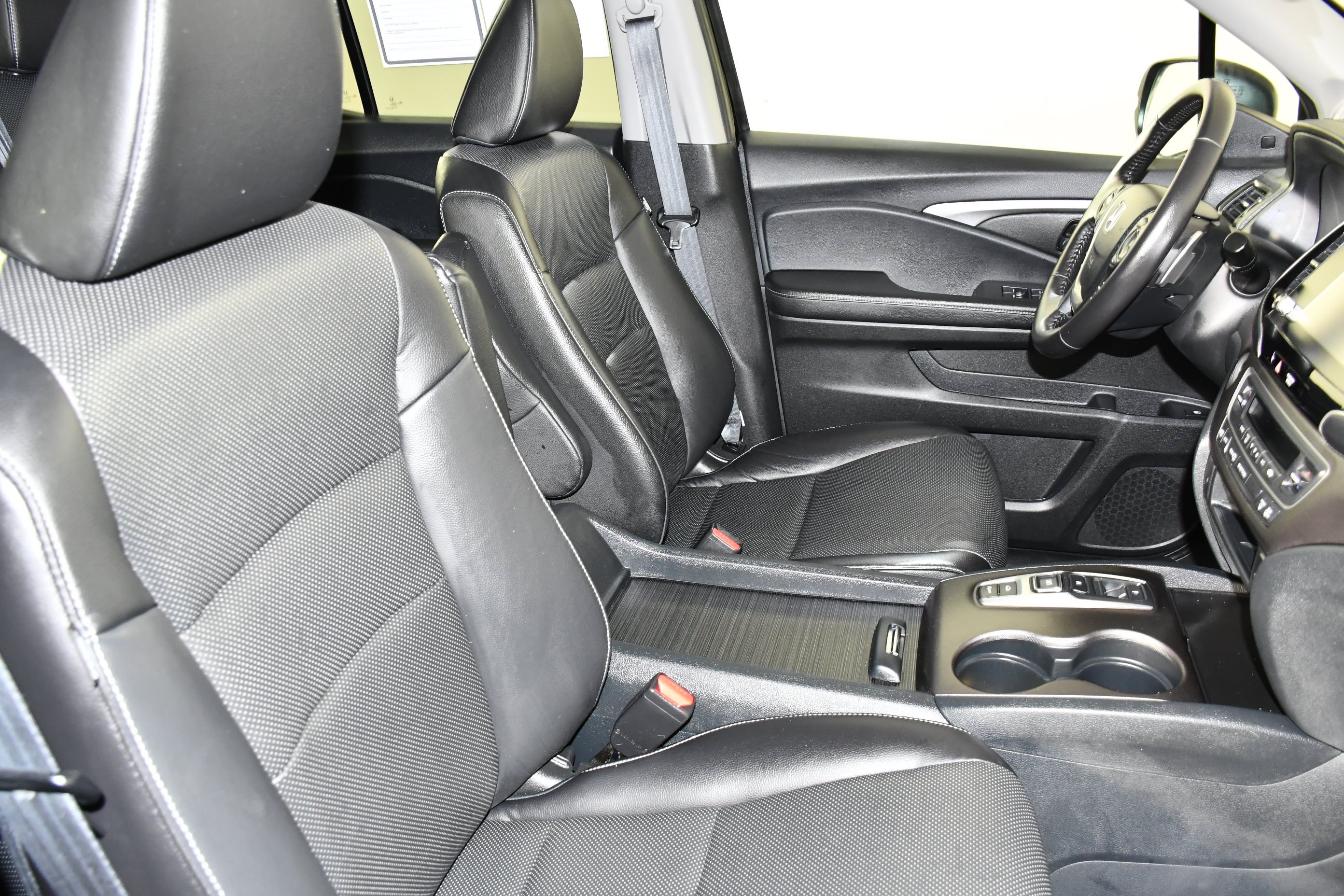 Certified Used 2023 Crystal Black Pearl Honda RTL image 44