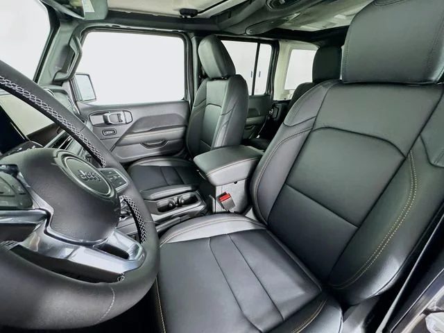 2025 Jeep Wrangler 4-Door Sahara - Photo 20