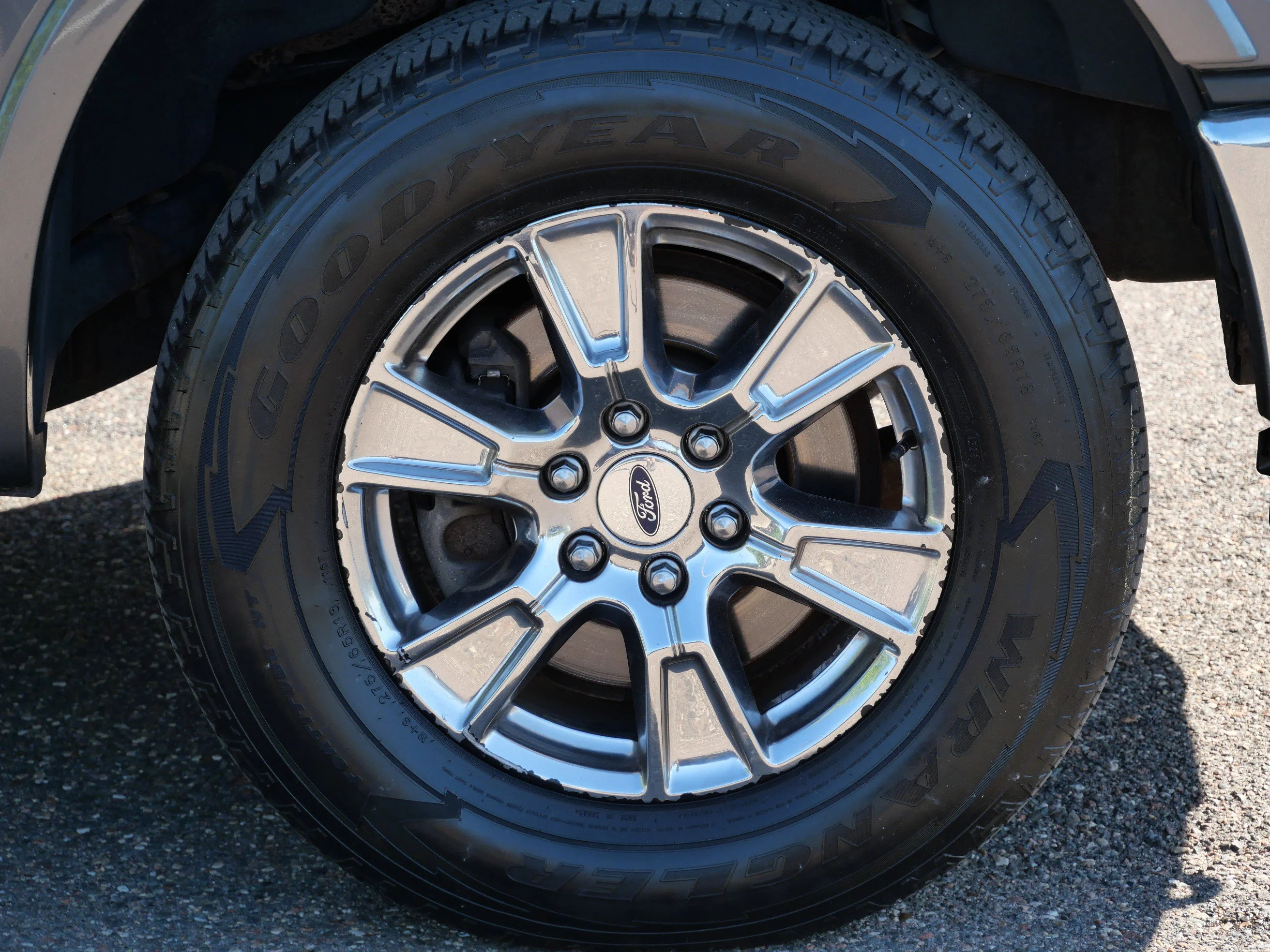 Used 2015 Magnetic Metallic Ford Lariat image 8