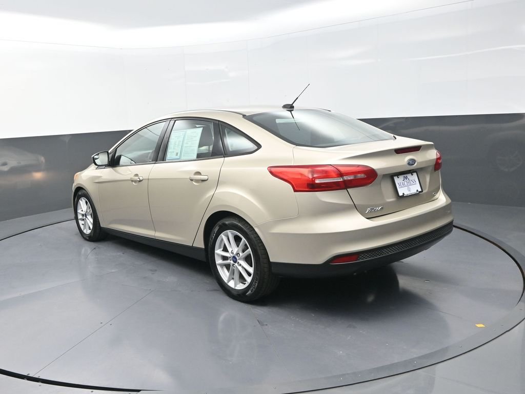 Used 2018 Gold Ford SE image 8
