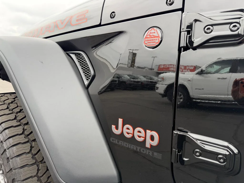 New 2026 Black Clear-Coat Exterior Paint Jeep Mojave image 11