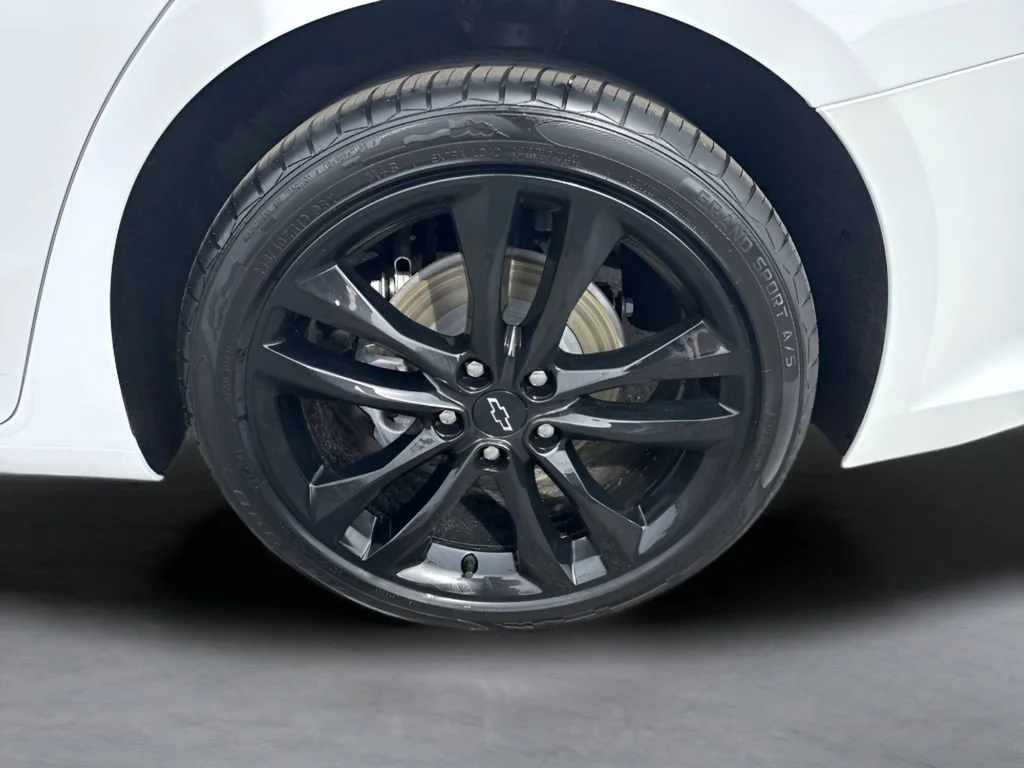 Used 2024 Summit White Chevrolet 1LT image 34