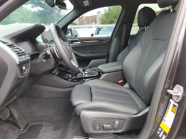 Used 2024 Gray BMW xDrive30i image 21