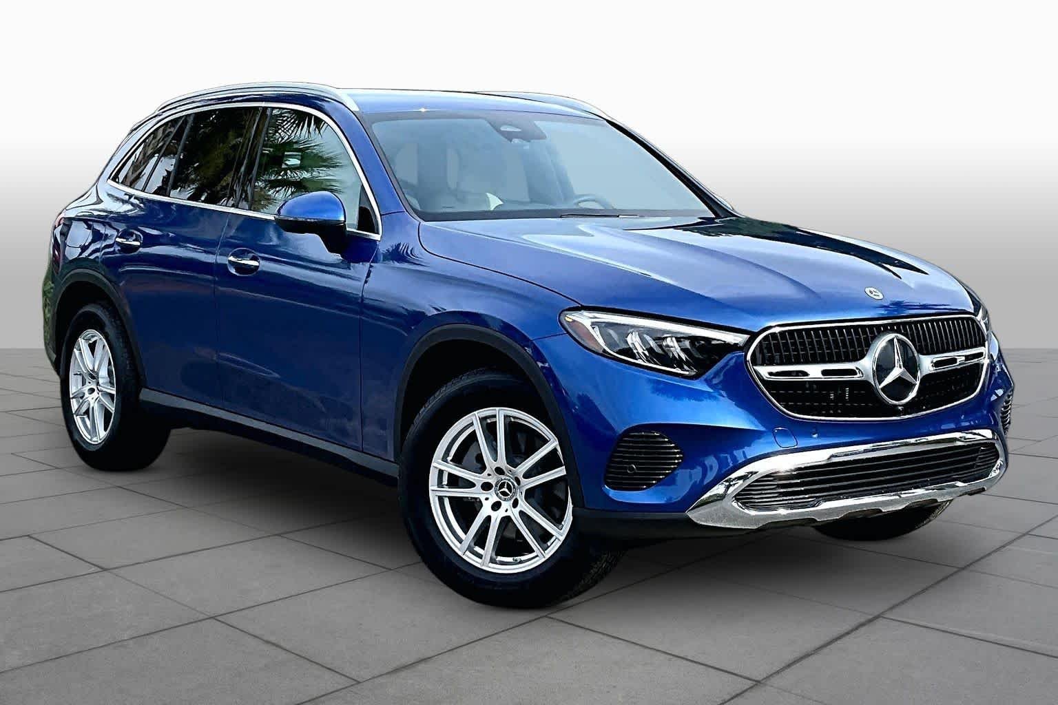 Used 2025 Starling Blue Metallic Mercedes-Benz GLC 300 image 3