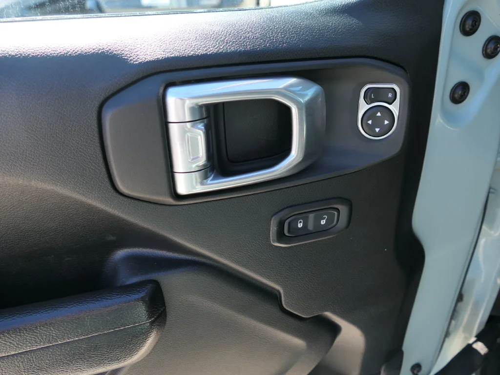 Used 2024 Earl Clearcoat Jeep Rubicon image 14