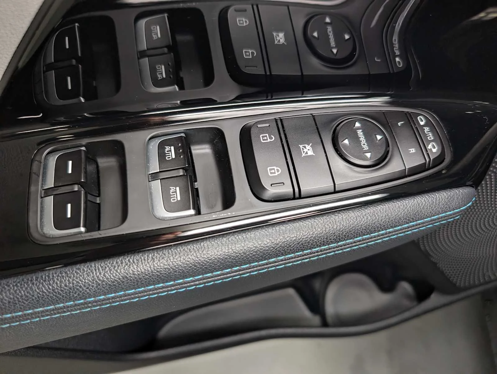 Used 2020 CERULEAN Kia EX Premium image 33