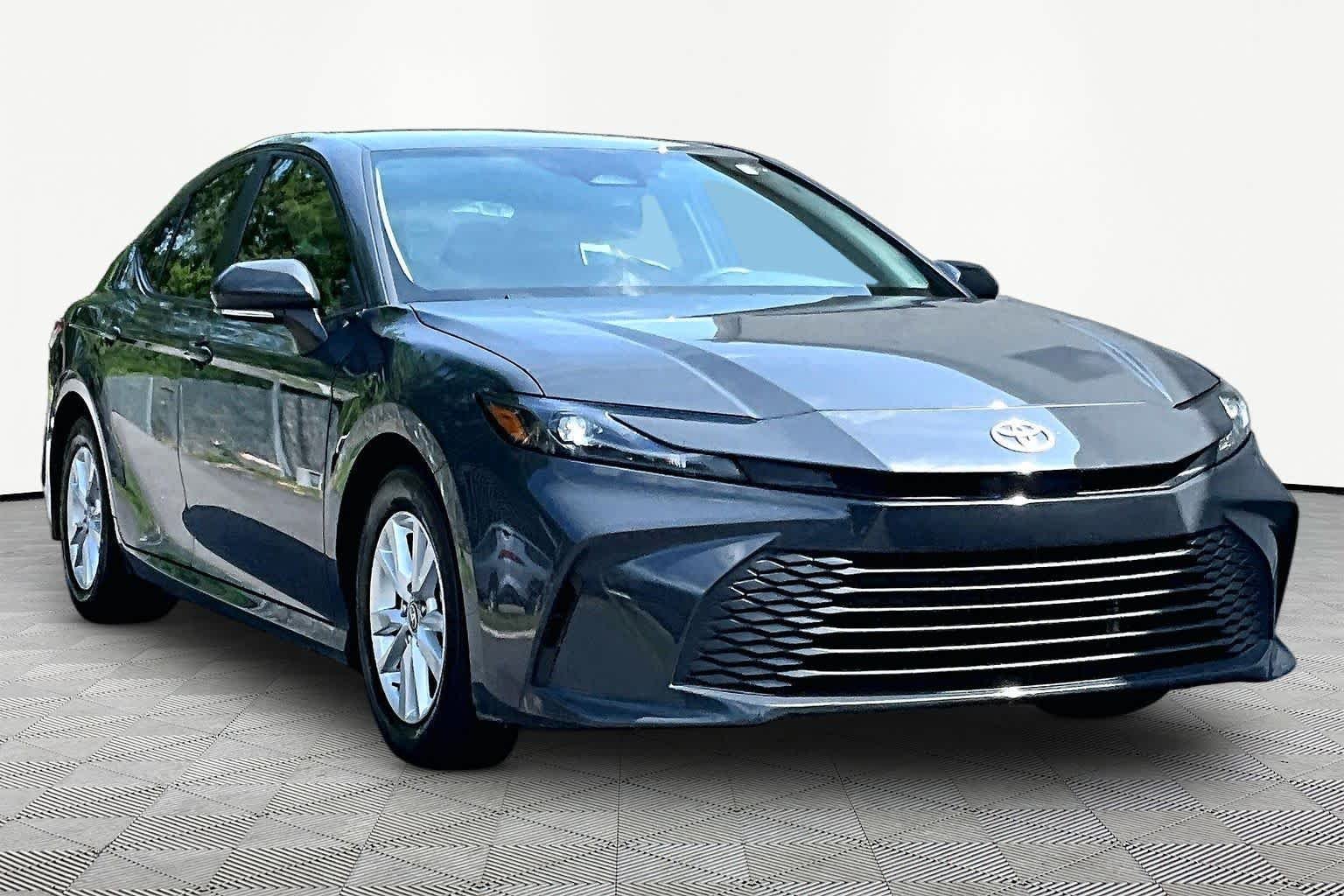 Used 2025 Underground Toyota LE image 3