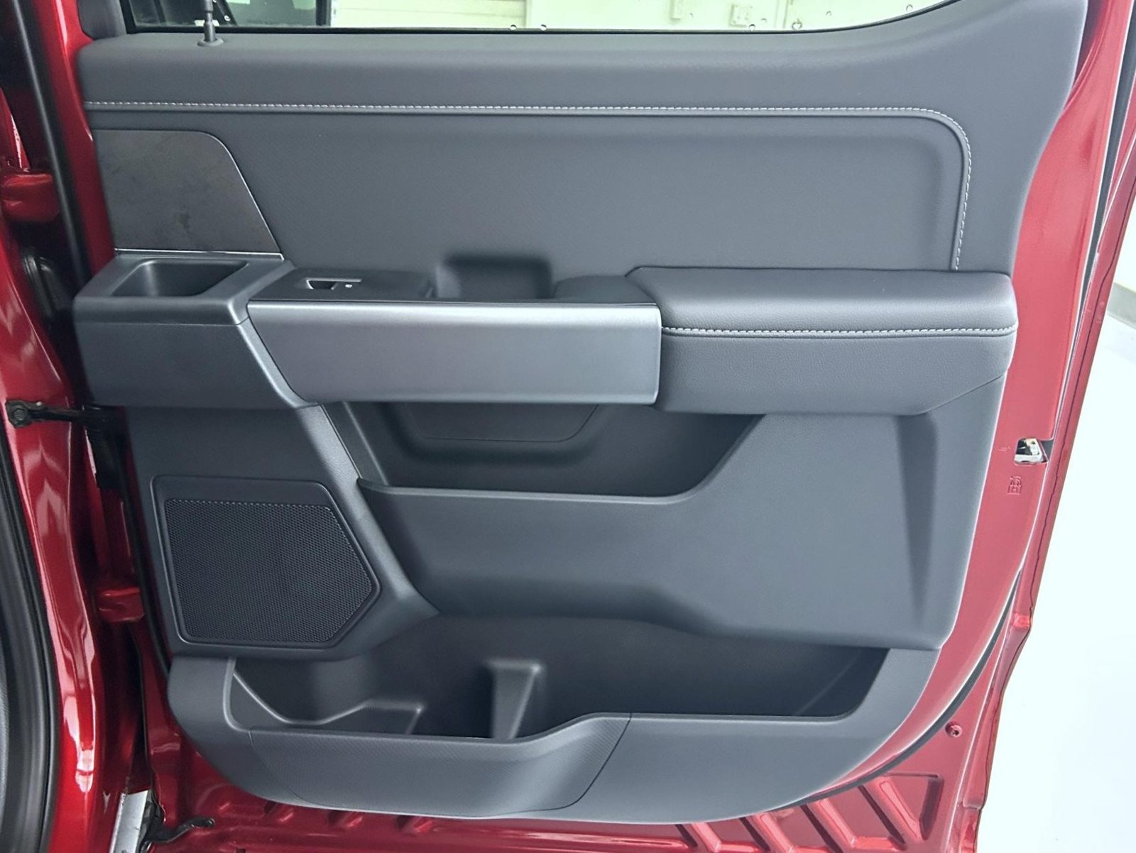 New 2026 Ruby Red Metallic Tinted Clearcoat Ford XLT image 17