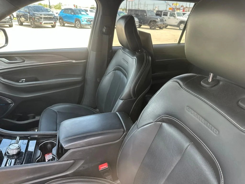 Used 2023 Black Jeep Overland image 2