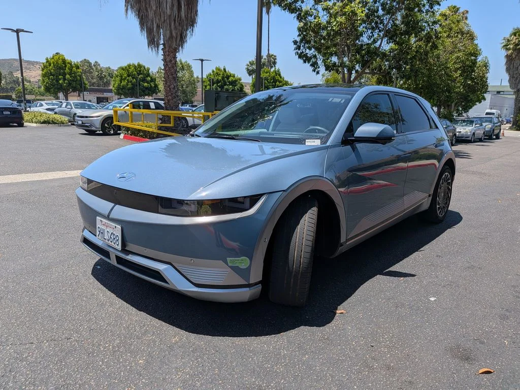 Used 2023 Blue Hyundai Limited image 3