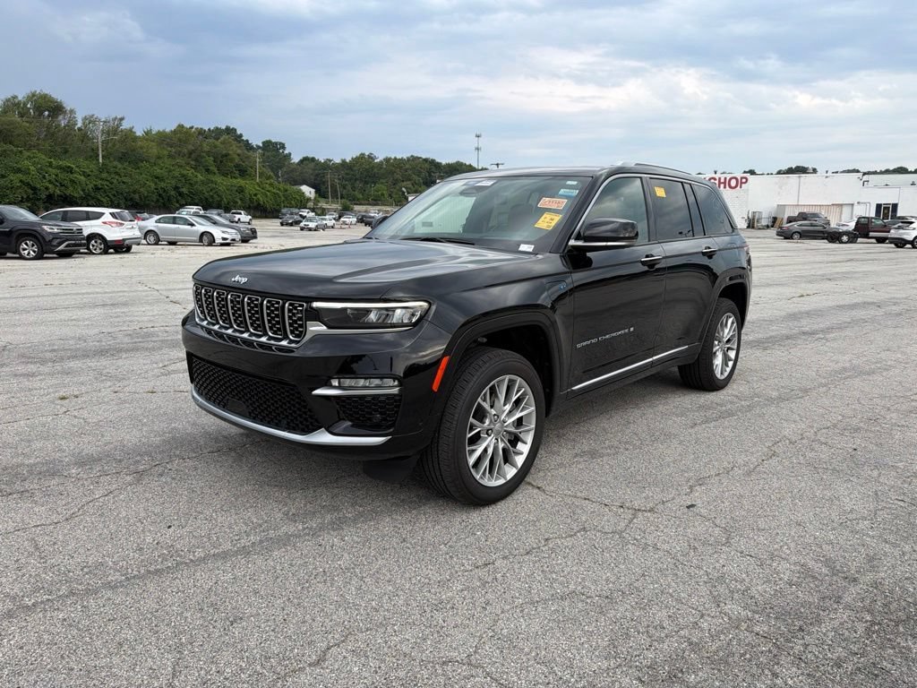 Used 2022 Diamond Black Jeep Summit image 1