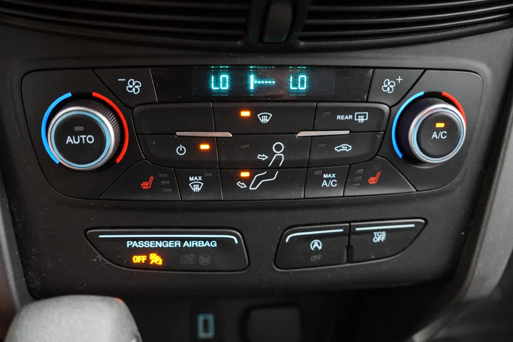 Used 2018 Red Ford SE image 25