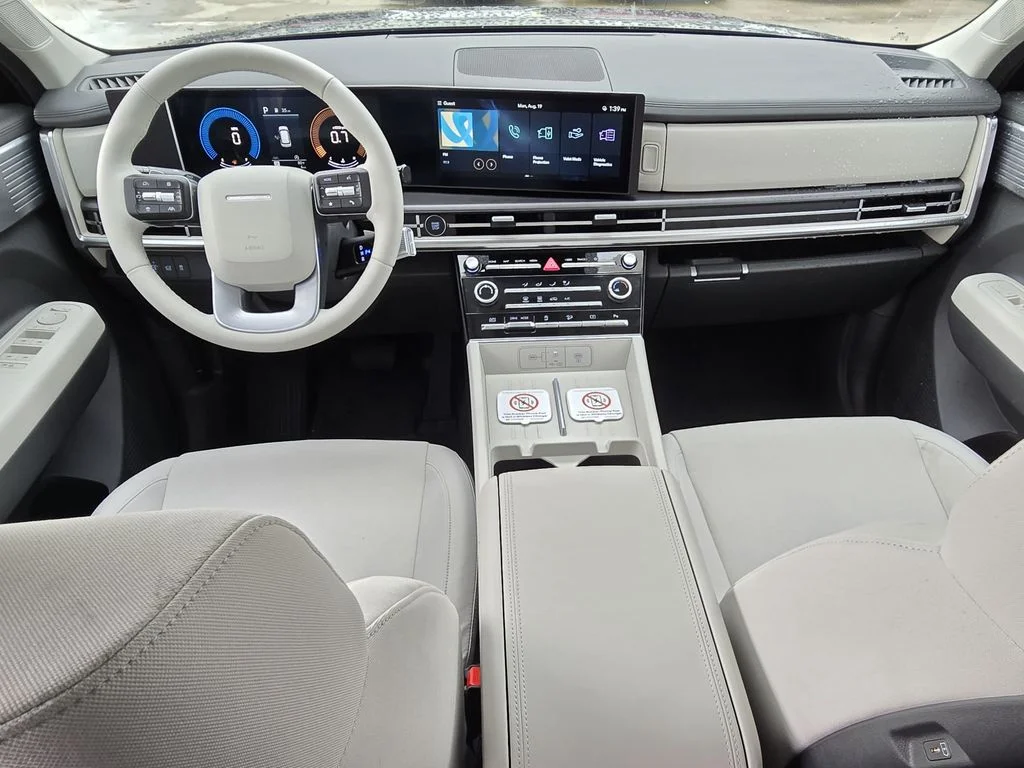 New 2027 Gray Hyundai SE image 7