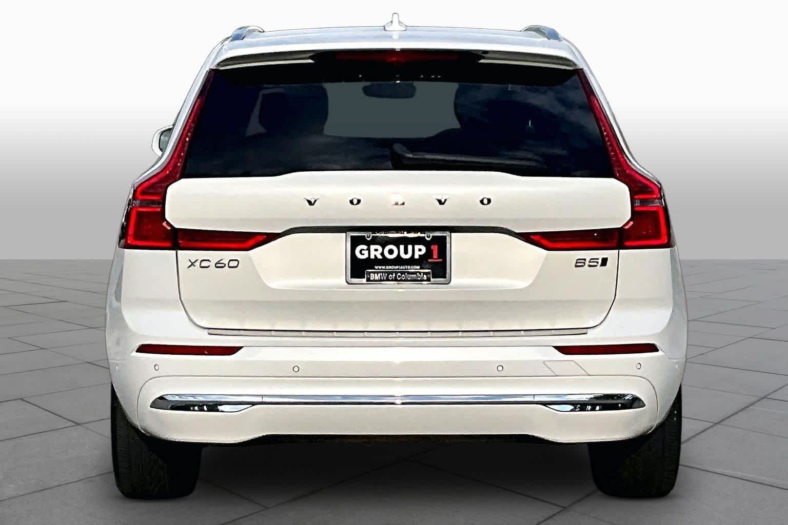 Used 2023 Crystal White Metallic Volvo Plus Bright Theme image 4