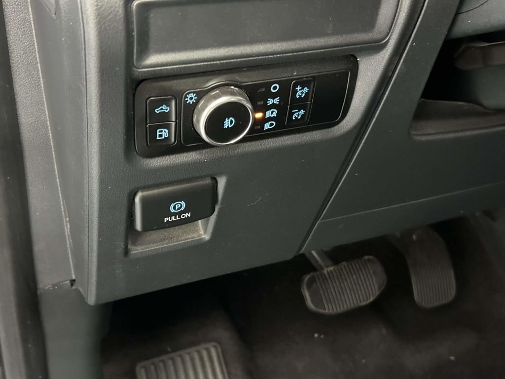 Used 2024 Black Ford XLT image 19