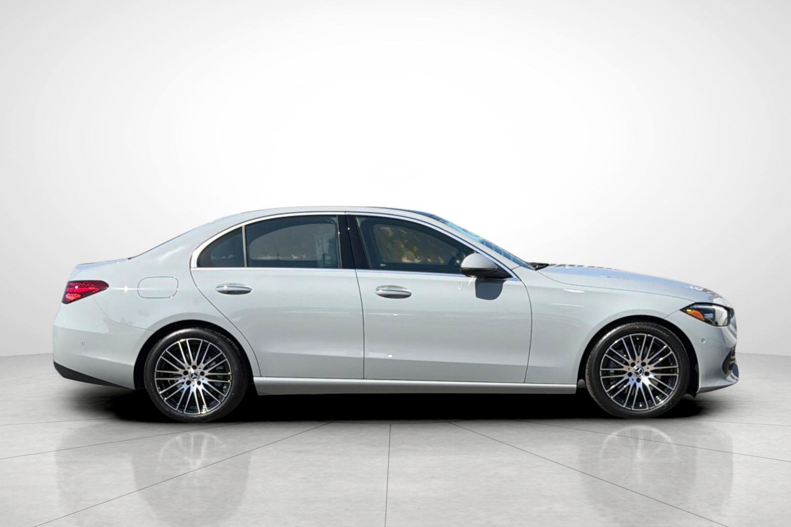 New 2026 MANUFAKTUR Alpine Grey Mercedes-Benz C 300 image 32