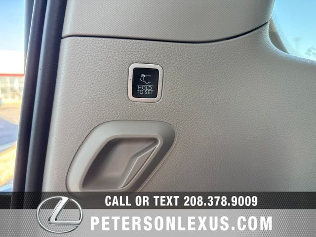 Used 2022 White Jeep Series III image 24