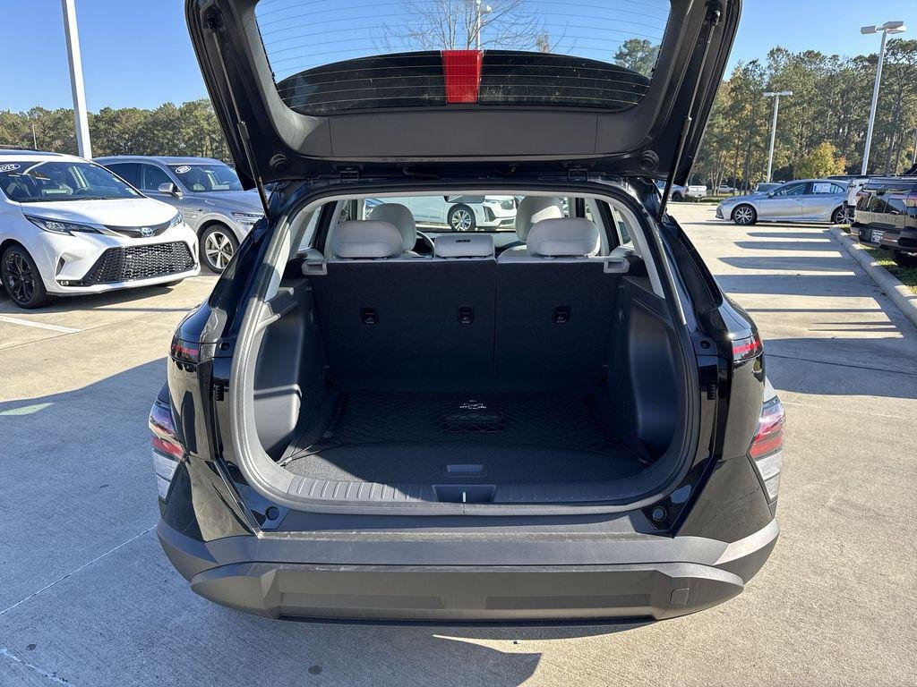 New 2026 Abyss Black Hyundai SE FWD image 20