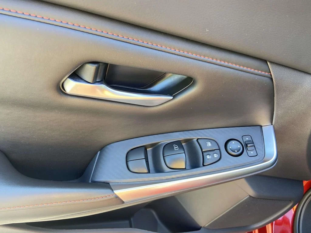 2025 Nissan Sentra SR - Photo 15