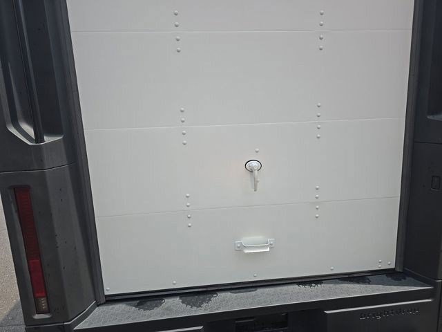Used 2024 Oyster White BrightDrop Base image 13
