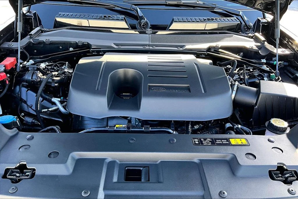 New 2026  Land Rover X-Dynamic SE image 12