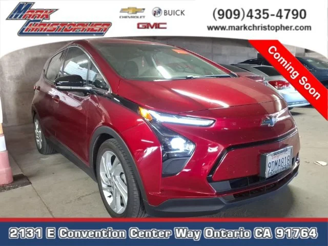 Used 2023 RADIANT RED TINTCOAT Chevrolet 1LT image 1