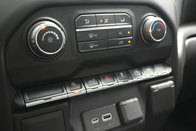 Used 2021 CHERRY RED TINTCOAT Chevrolet Custom image 17