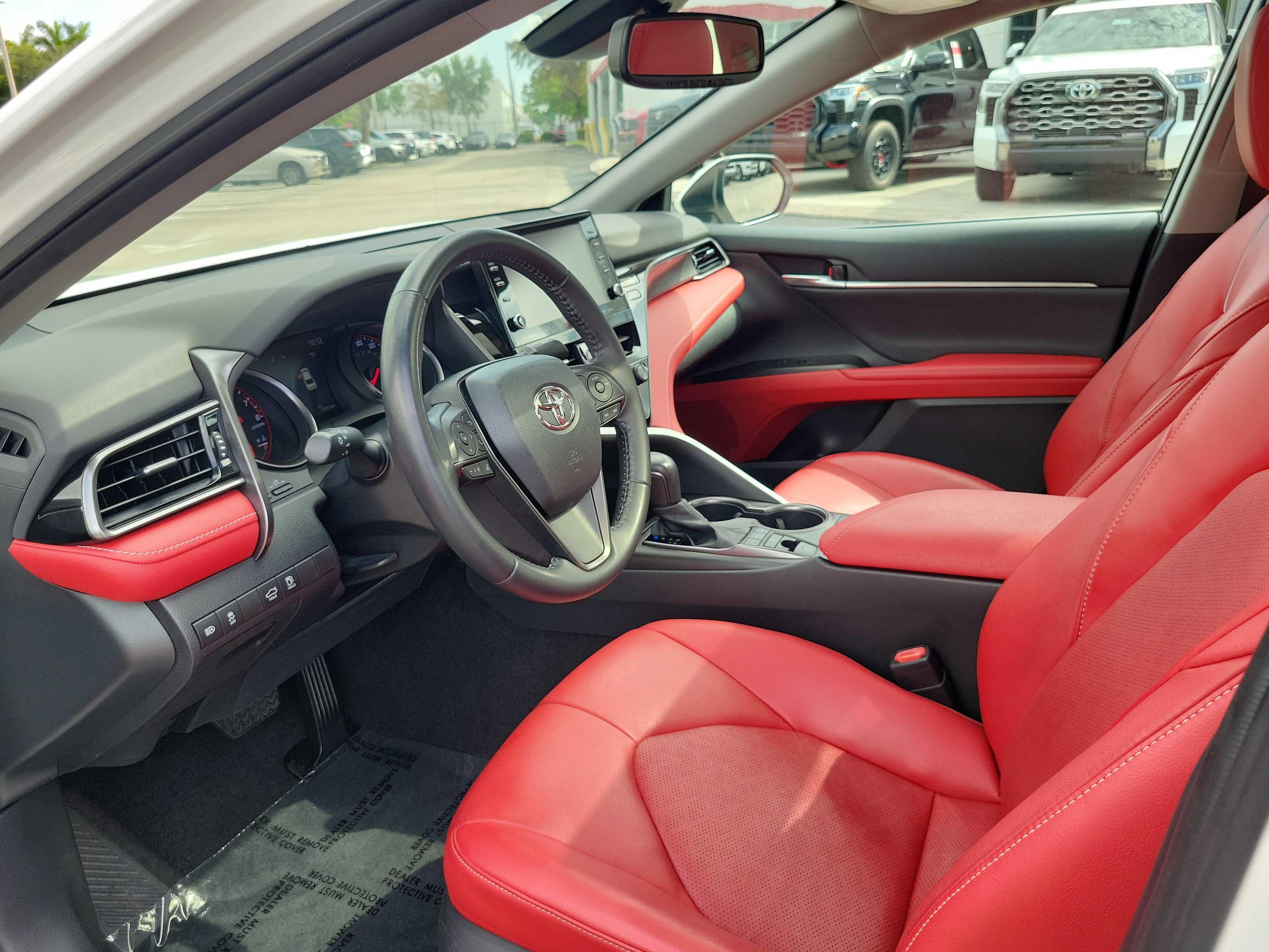 Used 2022 Pearl Toyota XSE image 17