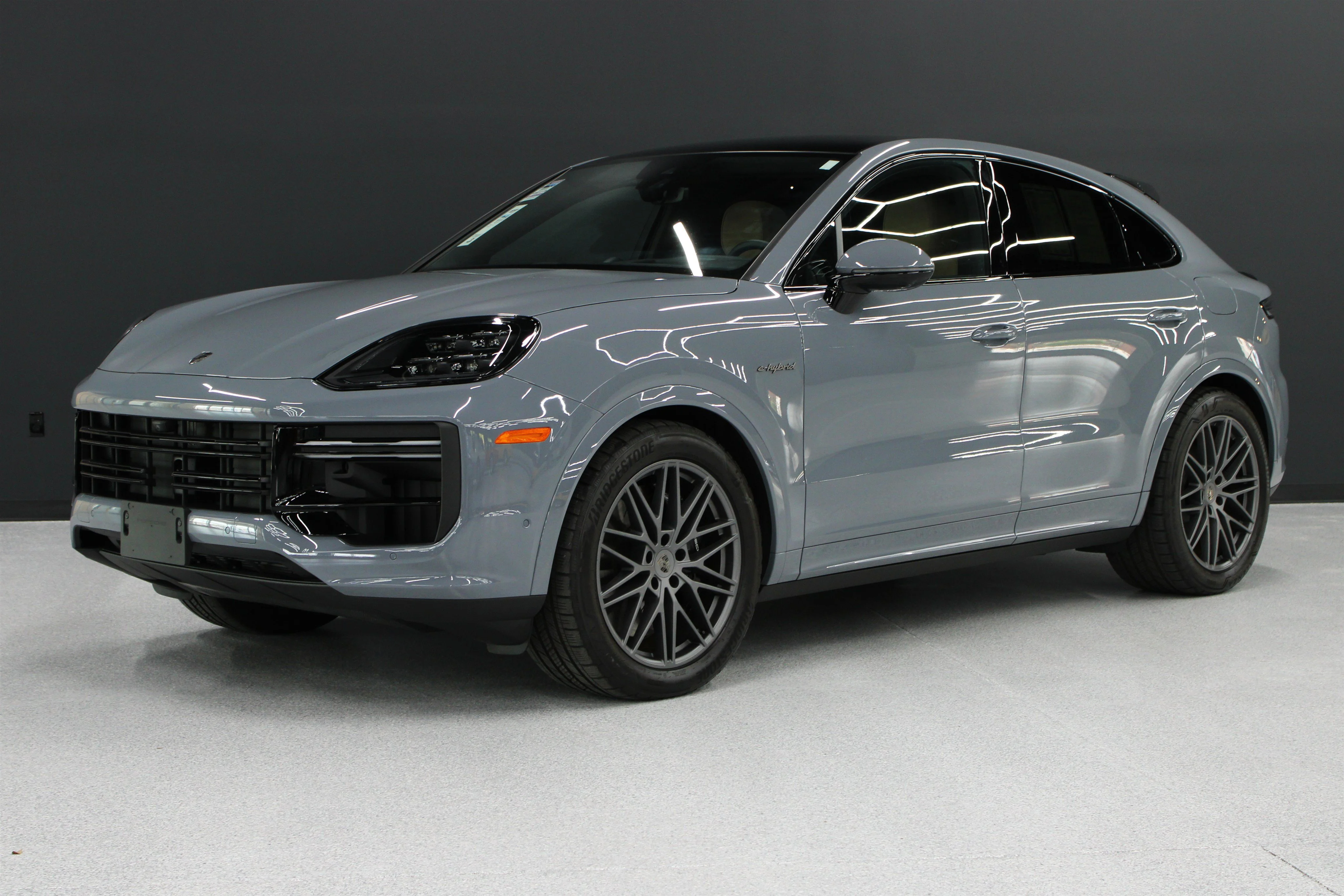 2025 Porsche Cayenne Coup Turbo E-Hybrid - Photo 39
