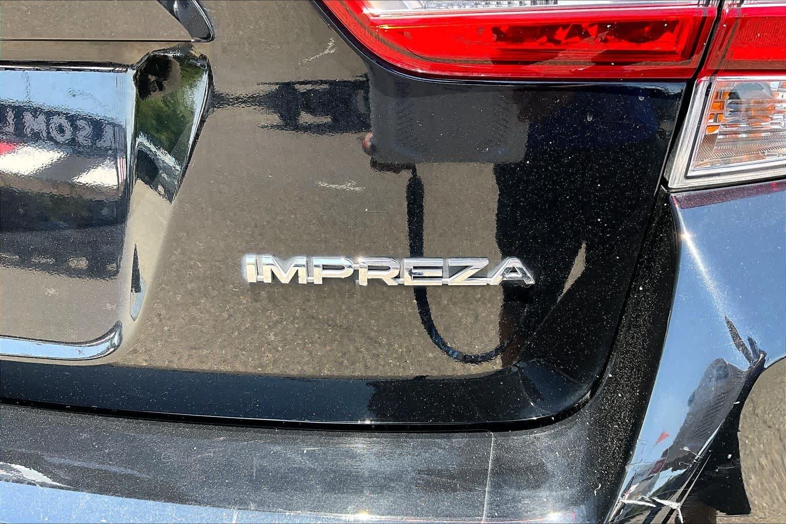 Used 2019 Crystal Black Silica Subaru Premium image 9