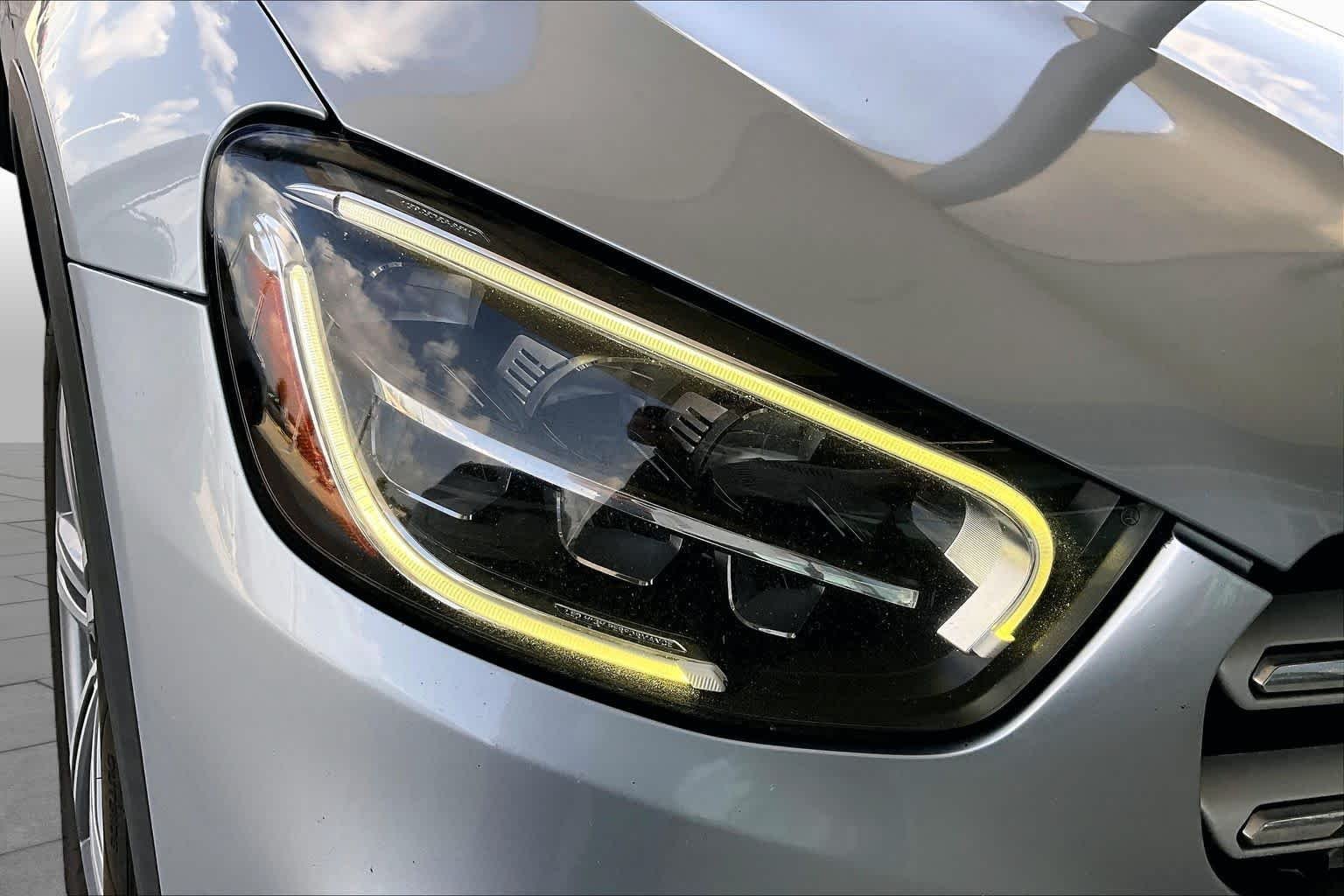 Used 2022 Black Mercedes-Benz GLC 300 image 24