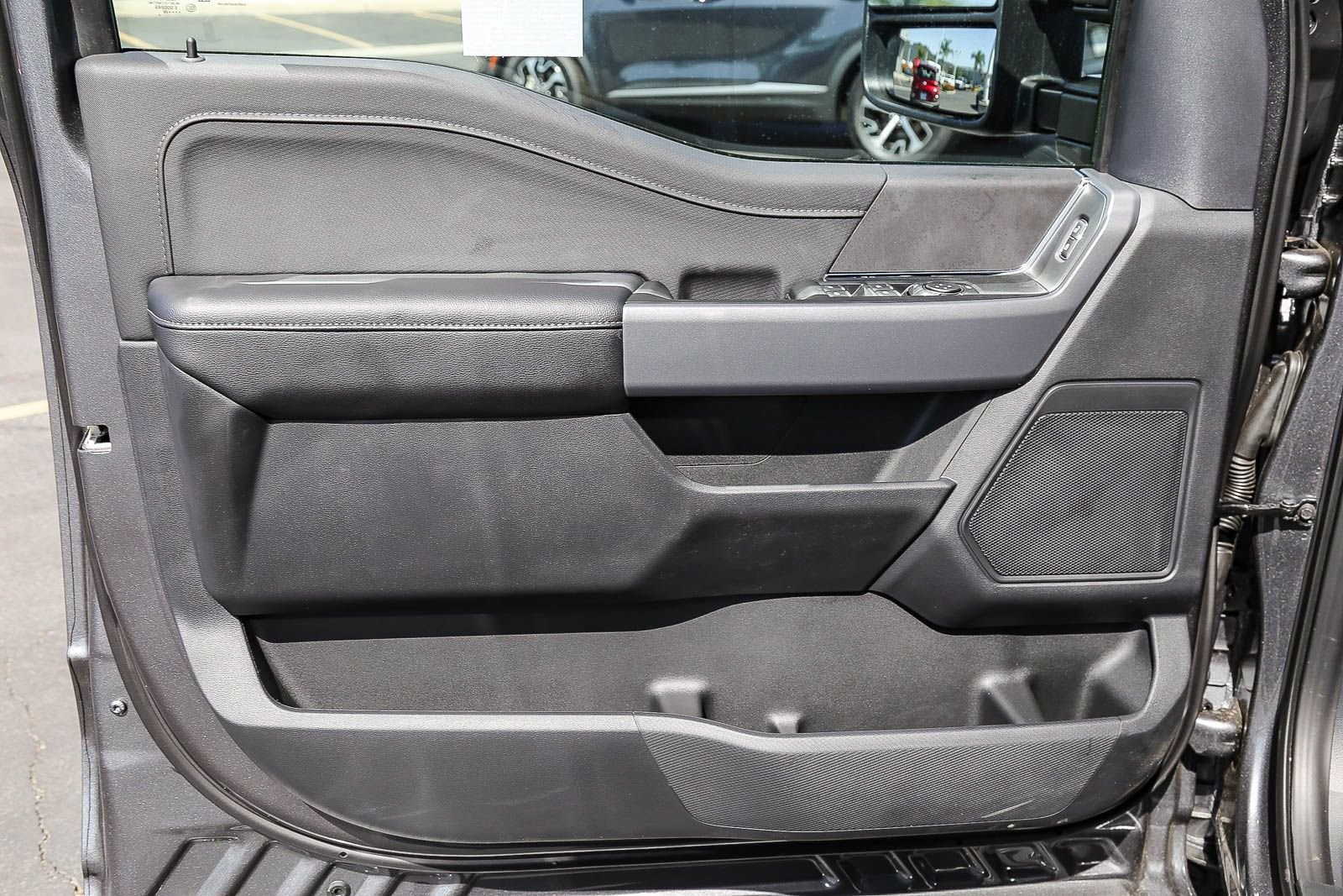 New 2026 Carbonized Gray Metallic Ford XLT image 24