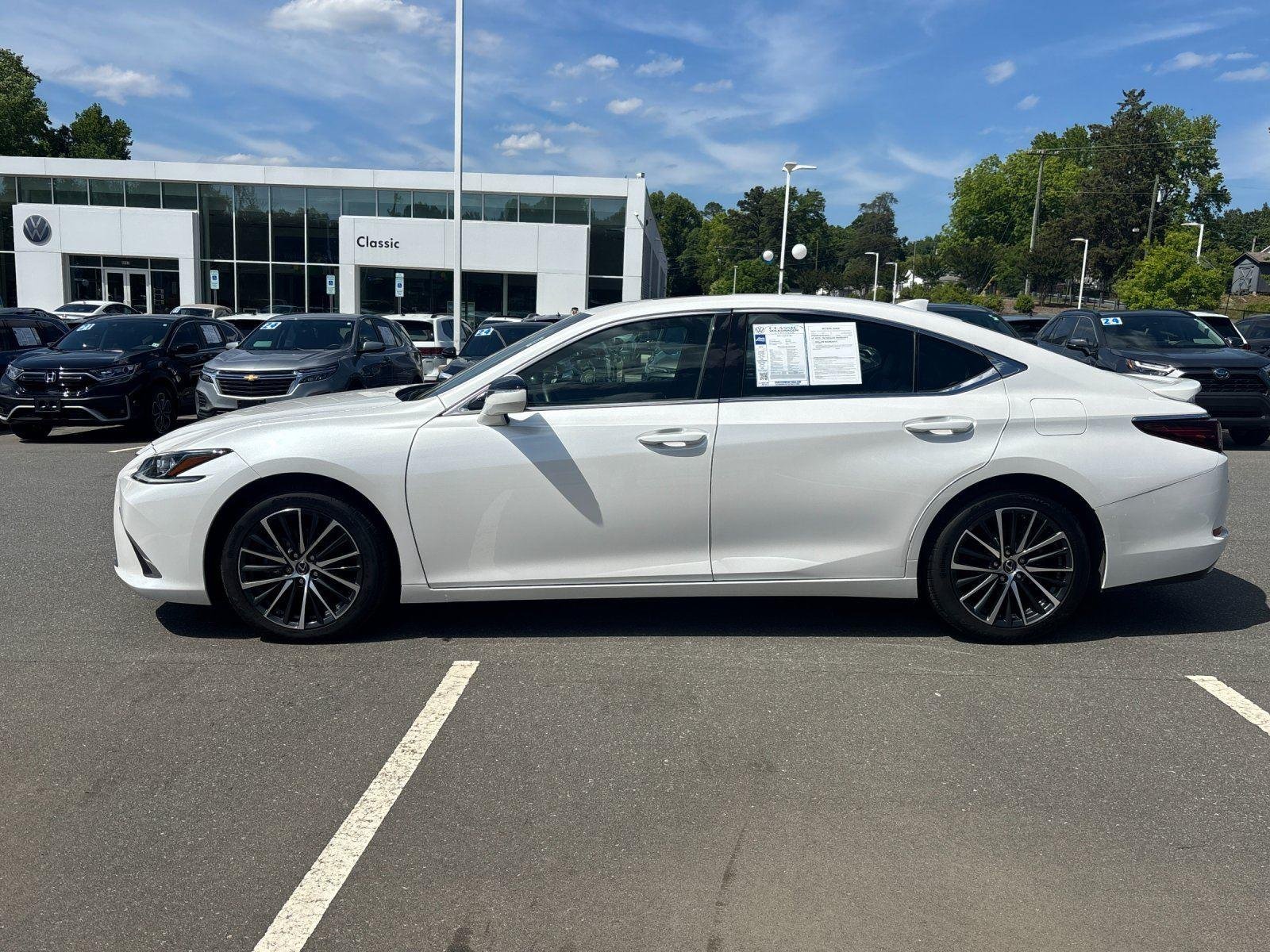 Used 2024 Eminent White Pearl Lexus ES 350 image 2