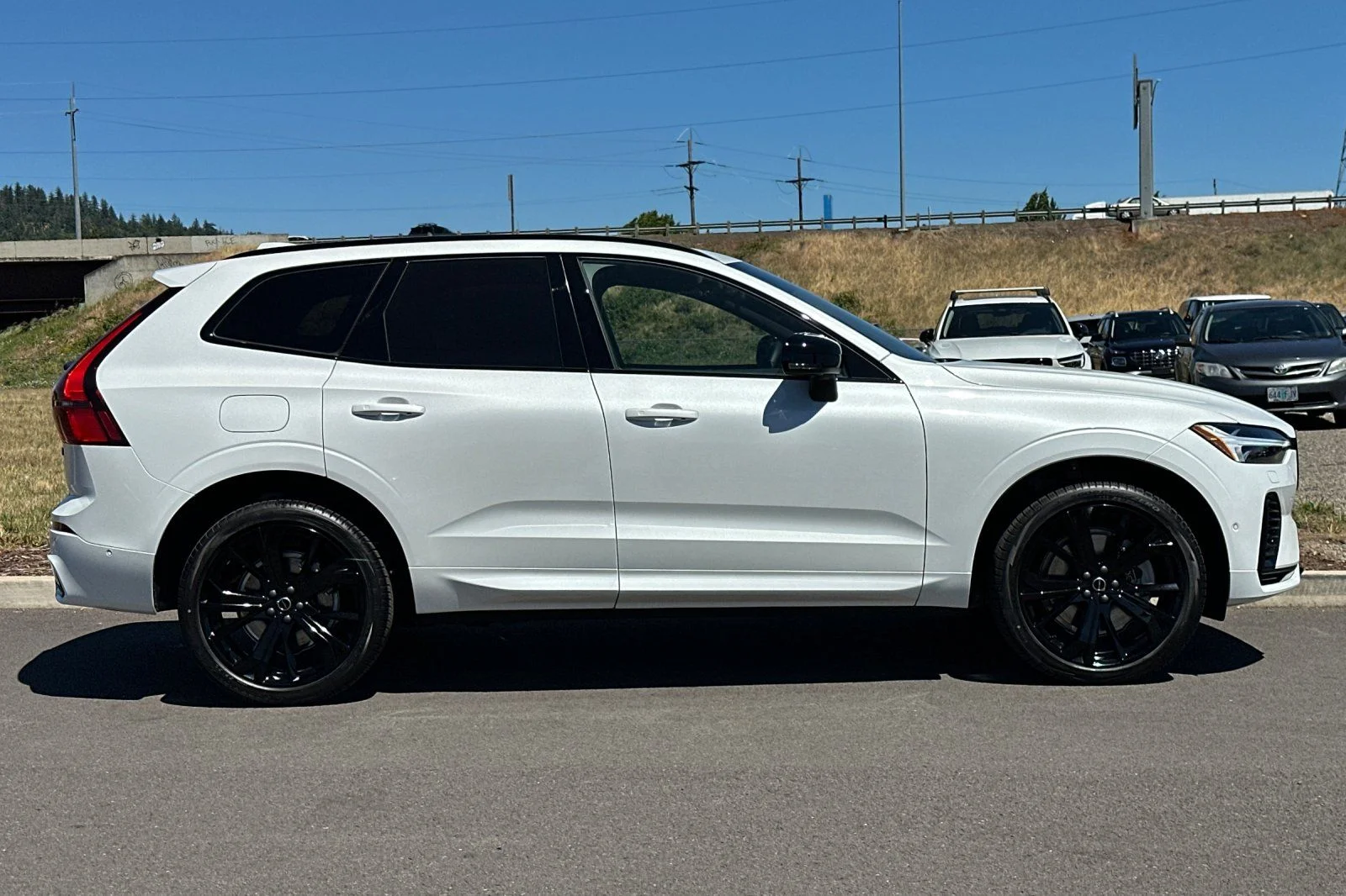 New 2026 Crystal White Volvo Ultra image 2