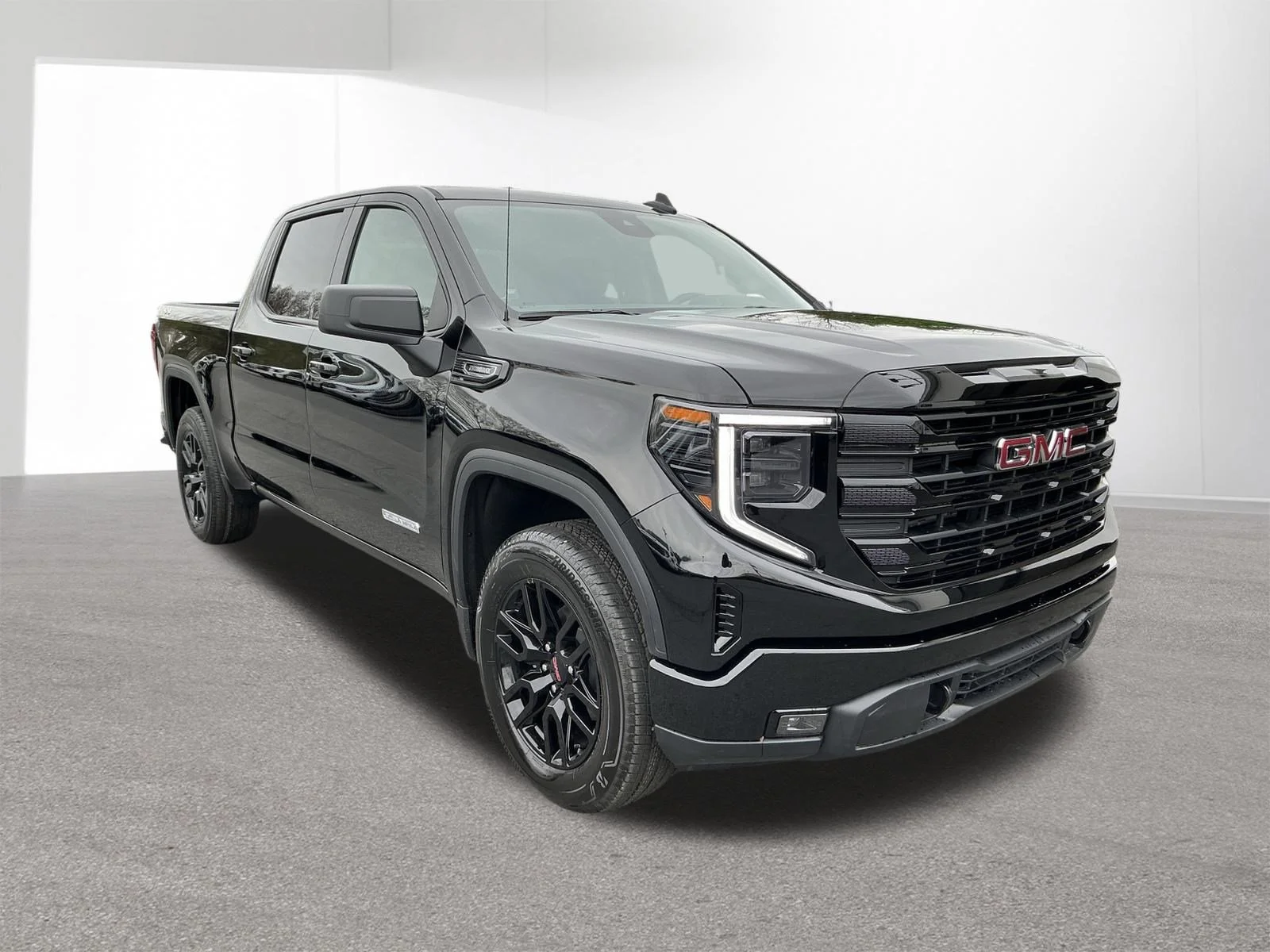 2026 GMC Sierra 4WD Crew Cab Std Box Elevation 3VL's photo