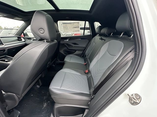 New 2026 Opal White Pearl Volkswagen 2.0T SE R-Line Black image 29