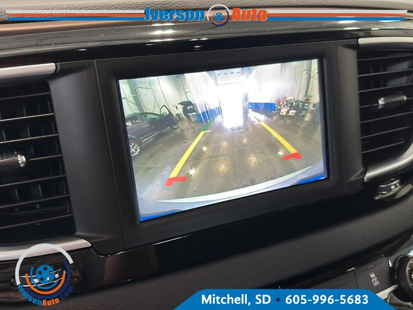 Used 2023 Silver Mist Clearcoat Chrysler LX image 20