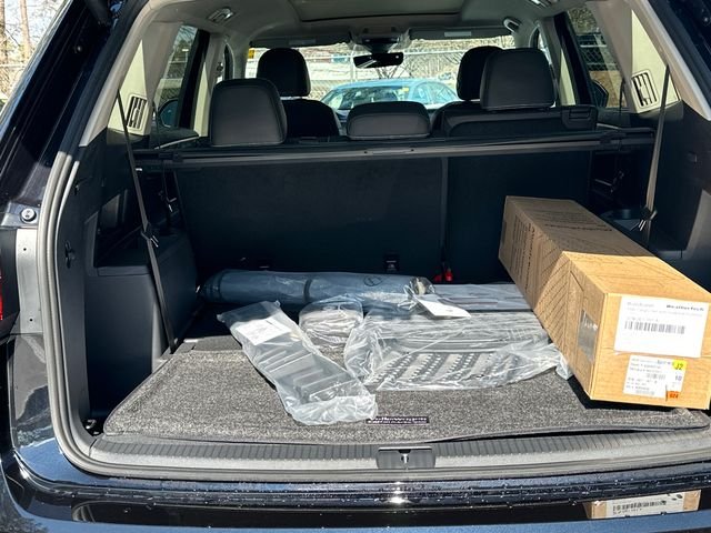 New 2026 Black Volkswagen 2.0T SE w/Technology image 35