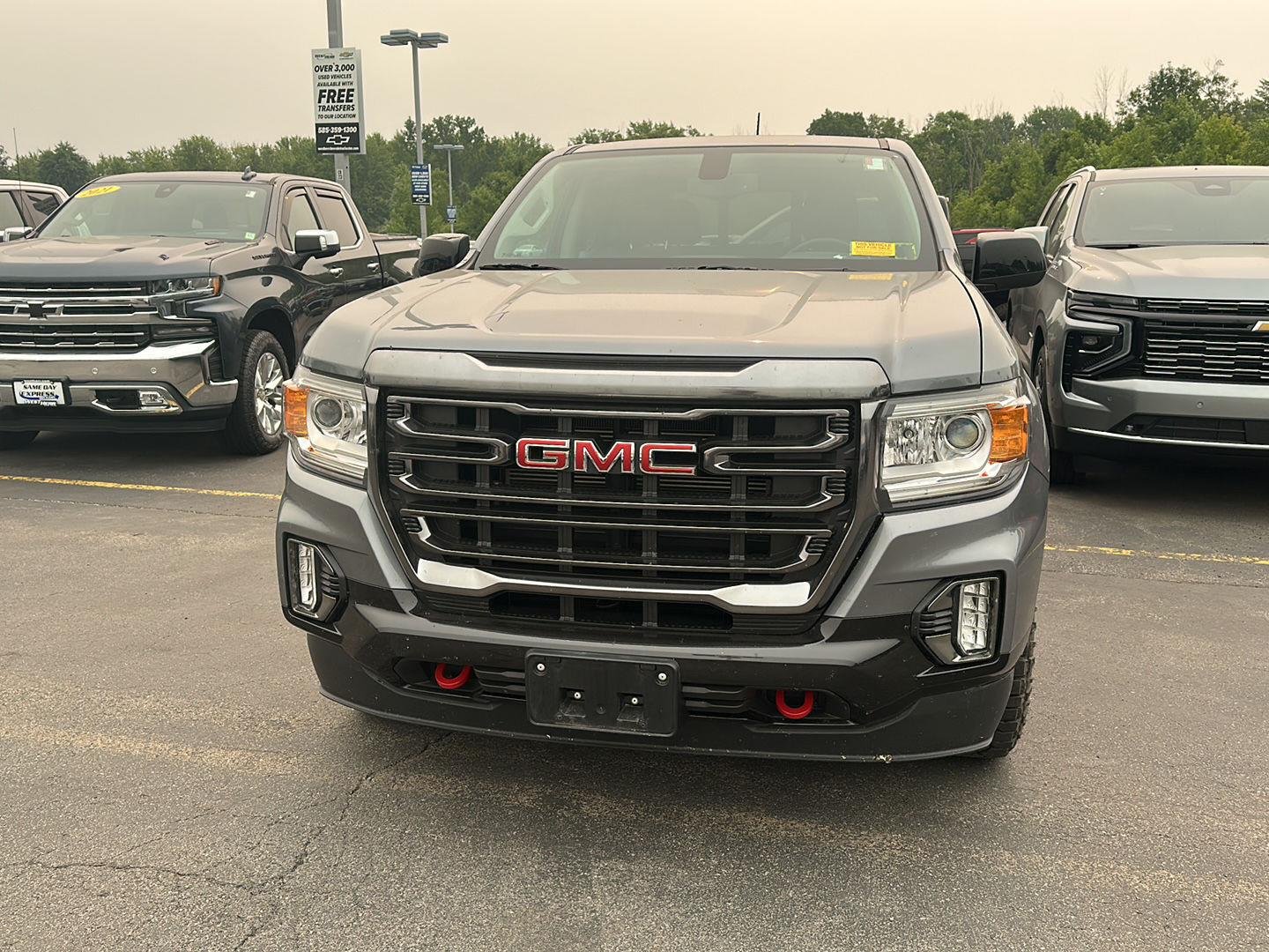 Used 2022 Satin Steel Metallic GMC 4WD AT4 w/Leather image 6
