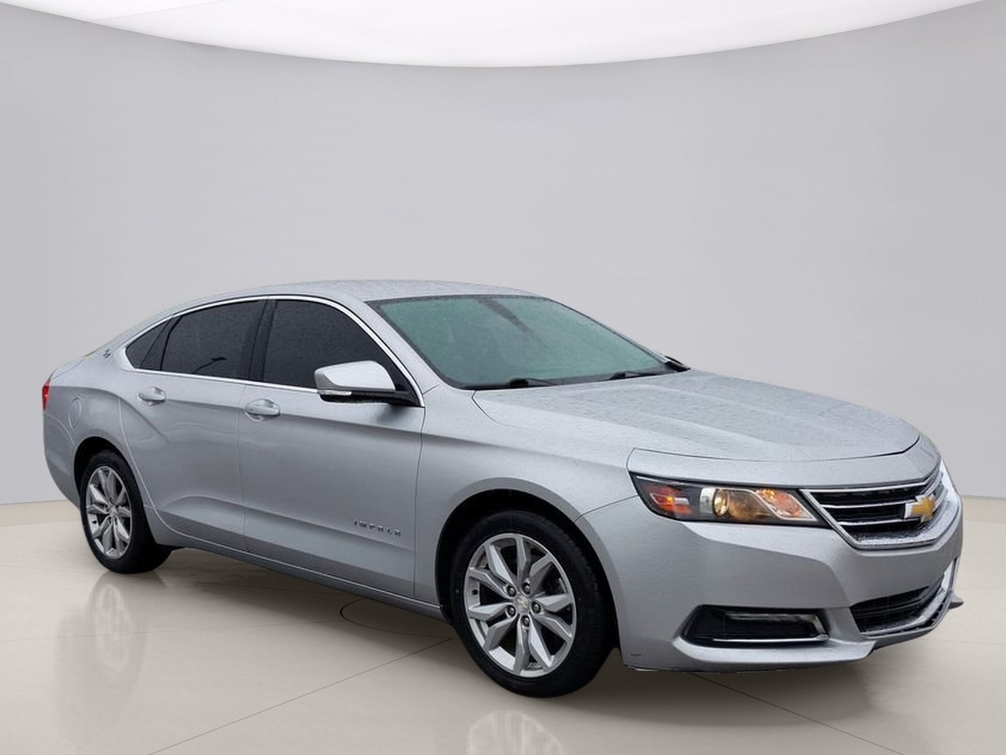 Used 2018 Silver Chevrolet LT image 2
