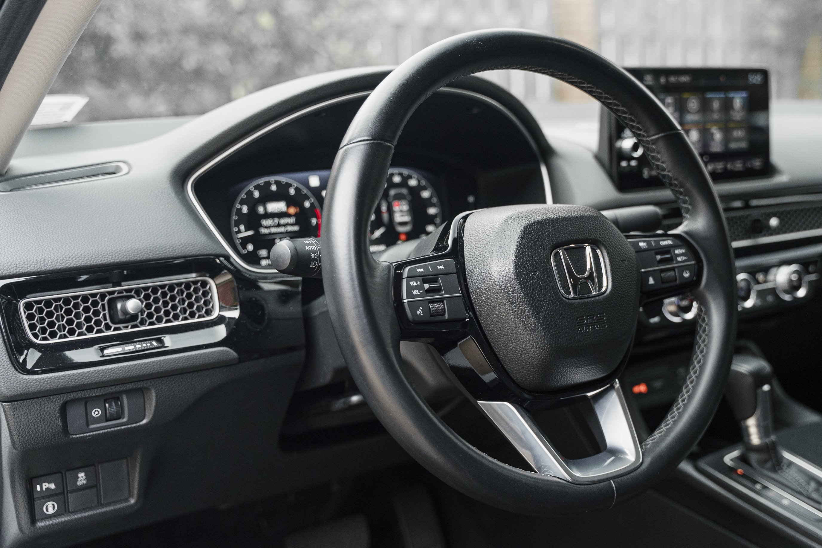 Used 2024 Platinum White Pearl Honda Touring image 8