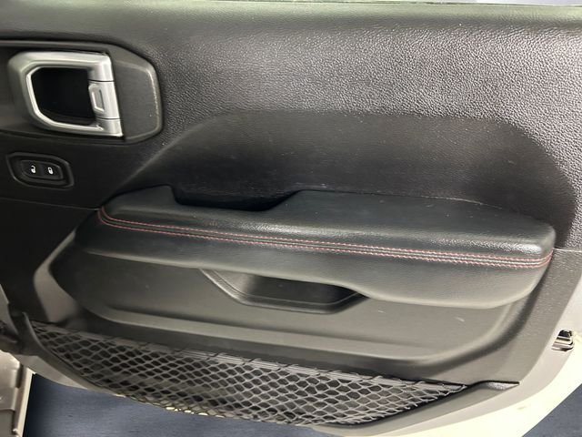 Used 2020 Silver Jeep Rubicon image 15