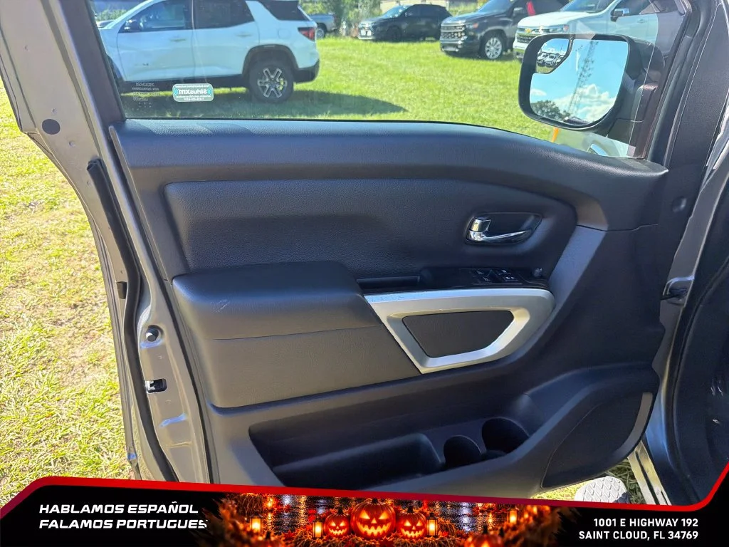 Used 2017  Nissan SV image 12