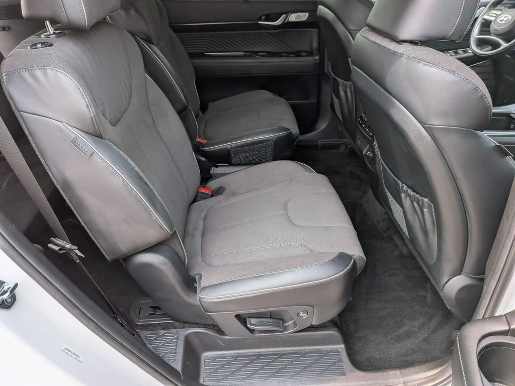 Used 2025 White Hyundai Calligraphy Night Edition image 32