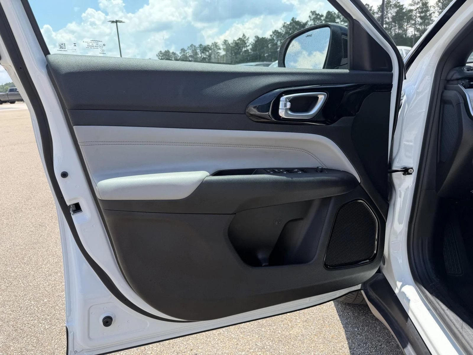 Used 2025 Bright White Clearcoat Jeep Limited image 15