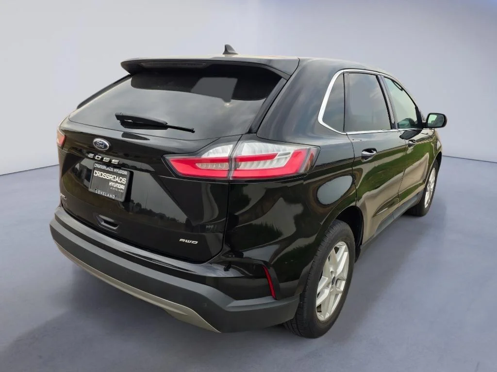 Used 2022 Agate Black Metallic Ford SEL image 5