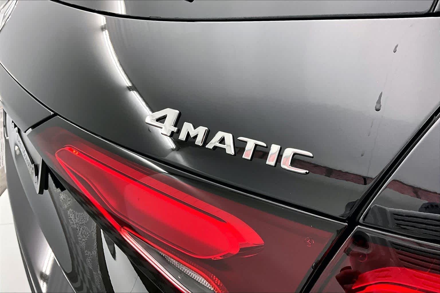 New 2026 Obsidian Black Metallic Mercedes-Benz GLC 300 image 22